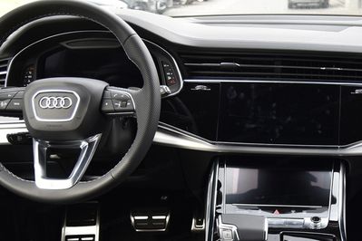 Audi Q7 TDI quattro S Line