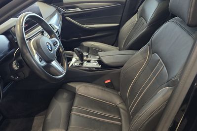 BMW Seria 5 540i xDrive mHEV aut
