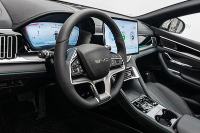 BYD Seal U DM-i  Design AWD