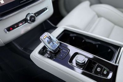Volvo XC90 T8 AWD Plug-In Hybrid Ultra Bright