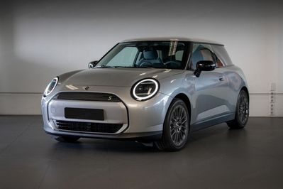 Mini Mini Cooper SE Linia Essential