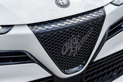 Alfa Romeo Junior 1.2 Ibrida Q4