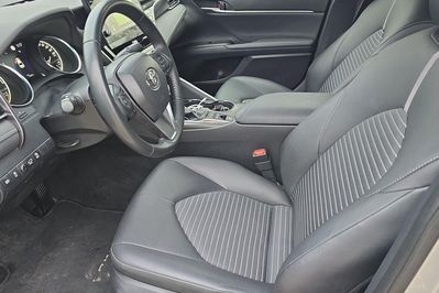 Toyota Camry 2.5 Hybrid Prestige