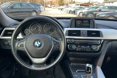 BMW Seria 3 Gran Turismo 320i Advantage aut