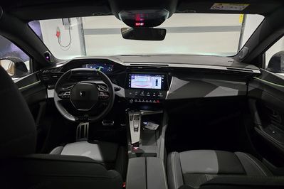 Peugeot 408 Puretech Mhev Gt S&S&E-DSC6