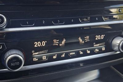 BMW Seria 5 Touring 520d xDrive Luxury Line