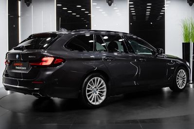 BMW Seria 5 530e xDrive Luxury Line aut