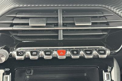 Peugeot 208 Allure BEV 50kWh AT