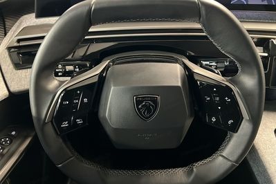 Peugeot 3008 ALLURE 1.2 mHEV e-DCS6