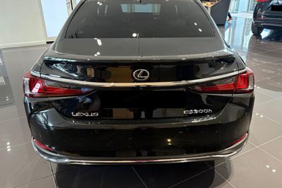 Lexus ES 300h Business Edition 2.5 E-CVT