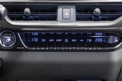 Lexus UX 300h Business
