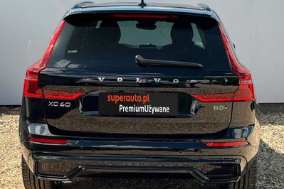 Volvo XC60 B5 B AWD Ultra Dark
