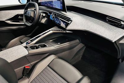 Peugeot 3008 Business e-DCS6 1.2 PureTech mHEV