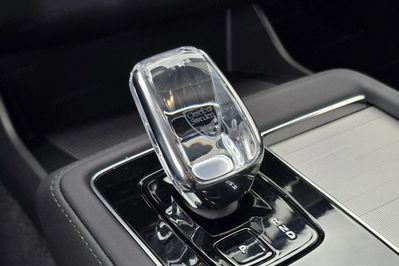 Volvo XC90 T8 AWD Plug-In Hybrid Ultra Black Edition 7os aut
