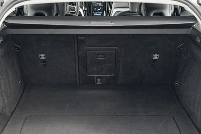 Volvo V60 B4 B Momentum Pro