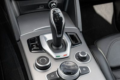 Alfa Romeo Stelvio 2.0 Turbo Veloce Q4 aut