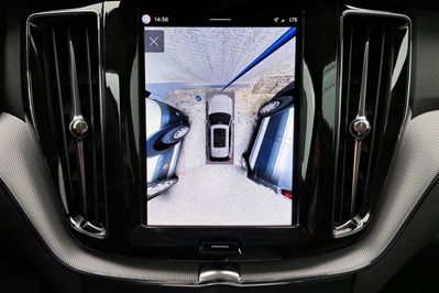 Volvo XC60 T6 Plug-In Hybrid AWD Plus Dark