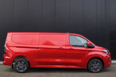 Ford Transit Custom 320 L2H1 Limited A8