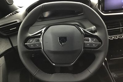 Peugeot 2008 ALLURE 1.2 PureTech