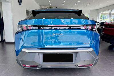 Peugeot 3008 Allure e-DCS 1.2 mHEV