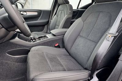 Volvo XC40 B4 Plus Dark