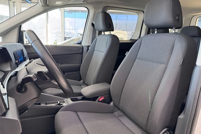 Volkswagen Caddy osobowy L1H1 AT