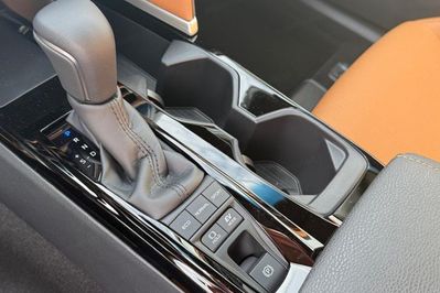Toyota Camry Prestige 2.5 Hybrid Dynamic Force