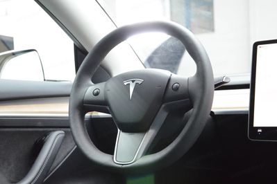 Tesla Model 3 3 Long Range AWD