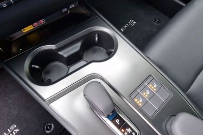 Lexus UX 300h F Sport Design 2.0 Hybrid Dynamic Force