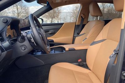 Lexus ES 300h Business Edition