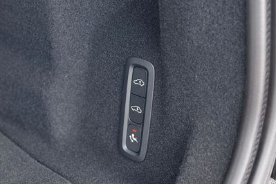 Volvo XC60 T8 Plug-In Hybrid AWD Ultra Black Edition