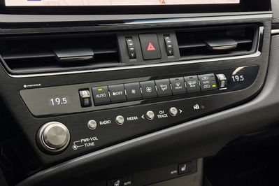 Lexus ES 300h Business Edition