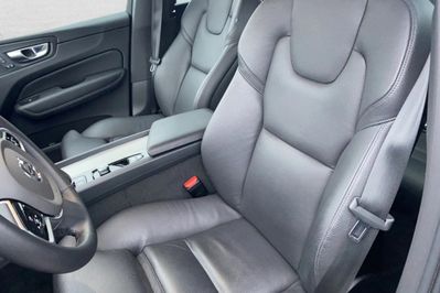 Volvo XC60 B5 B AWD Plus Dark