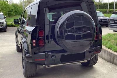 Land Rover Defender 110 P300e X-Dynamic HSE