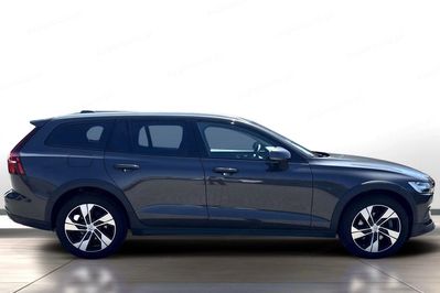 Volvo V60 CC Plus B4 D AWD aut