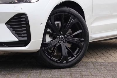 Volvo XC60 B5 B AWD Ultra Black Edition