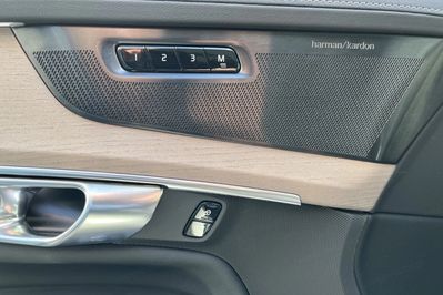 Volvo XC90 T8 AWD Plug-In Hybrid Plus Dark 7os