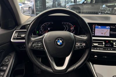 BMW Seria 3 318i aut