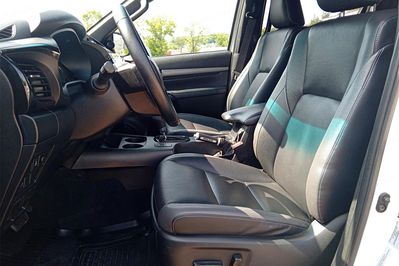 Toyota HiLux Invincible 4x4 AT