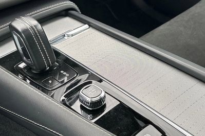 Volvo XC90 T8 AWD Plug-In Hybrid R-Design 7os