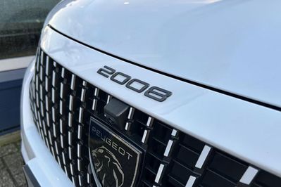 Peugeot 2008 Allure e-DCS 1.2 mHEV