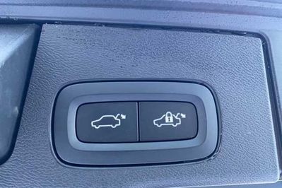 Volvo XC60 B5 B AWD Plus Dark