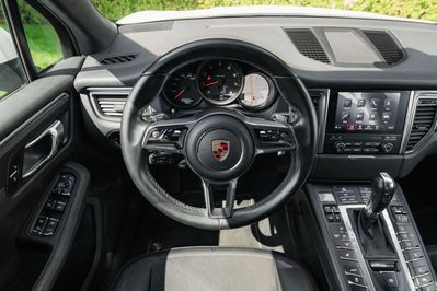 Porsche Macan Standard