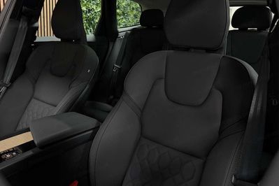 Volvo XC60 B5 AWD Plus Dark