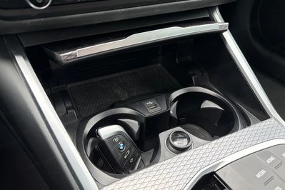 BMW Seria 3 318i M Sport aut
