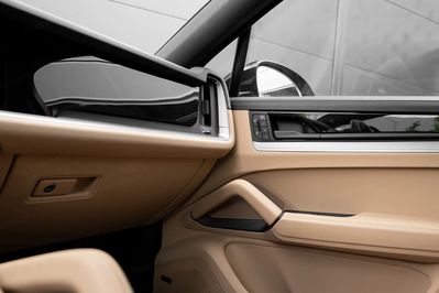 Porsche Cayenne Coupe E-Hybrid Black Edition