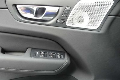 Volvo XC60 T6 Plug-In Hybrid AWD Ultra Dark
