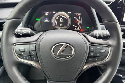 Lexus UX 300h F Sport Design Hybrid Dynamic Force