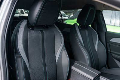 Peugeot 408 Allure e-DCS 1.2 mHEV