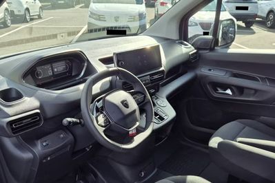 Peugeot Partner Van XL L2H1 Zabudowa Brygadowa EAT8
